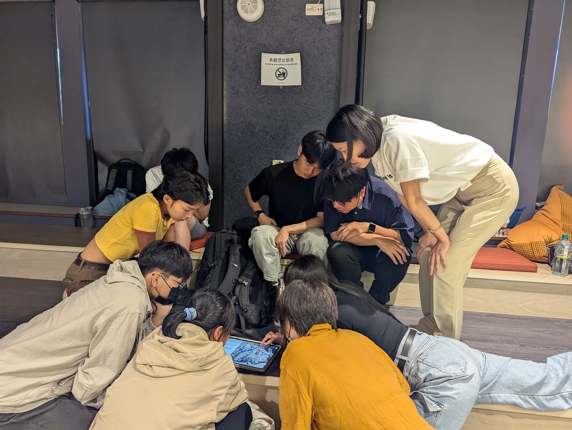 小組討論規劃避難路線與規劃(點擊全頁檢視)圖片