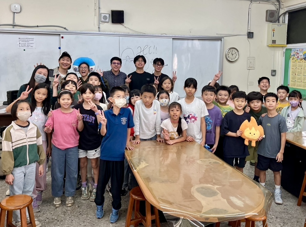 信義國小合影(點擊全頁檢視)圖片