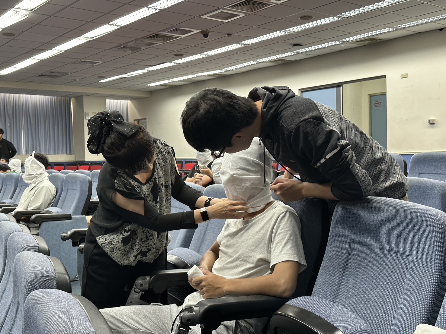 三角巾包紮訓練(點擊全頁檢視)圖片