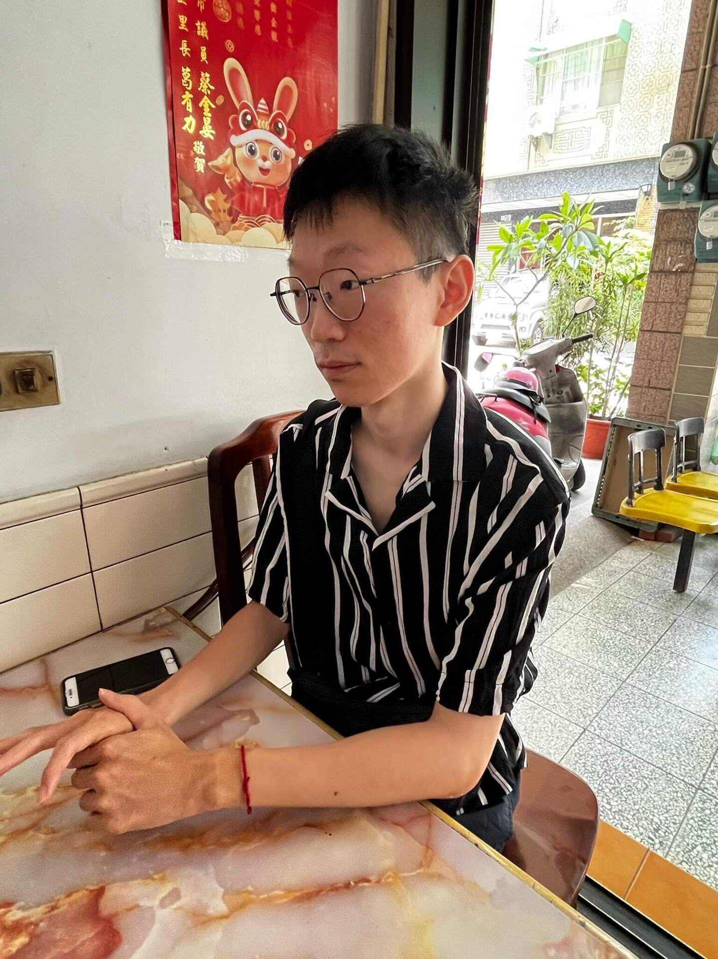 Henry Kao(Open new window/jpg file)Image