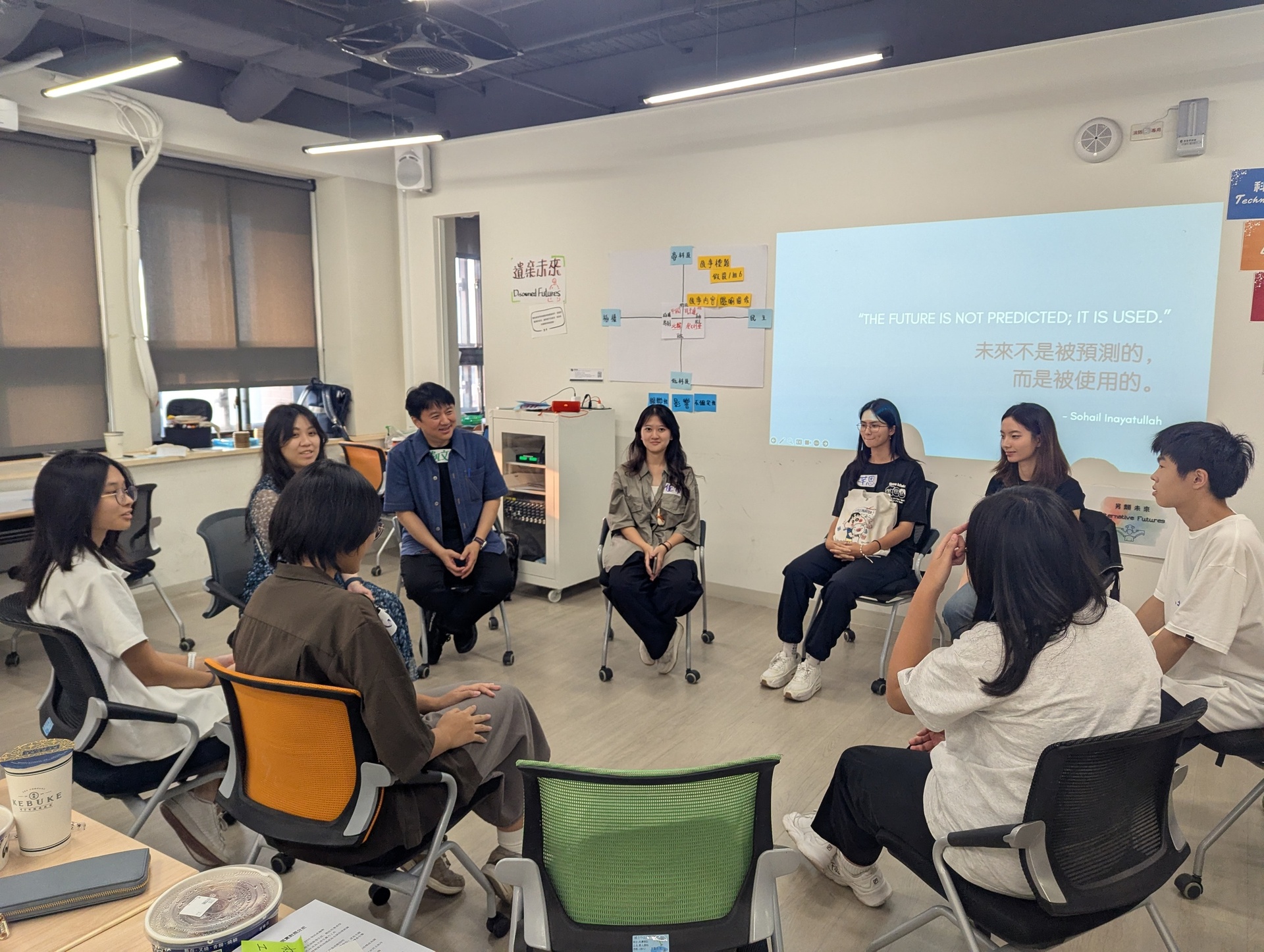 工作坊結束時，師生彼此提供回饋與收穫(點擊全頁檢視)圖片