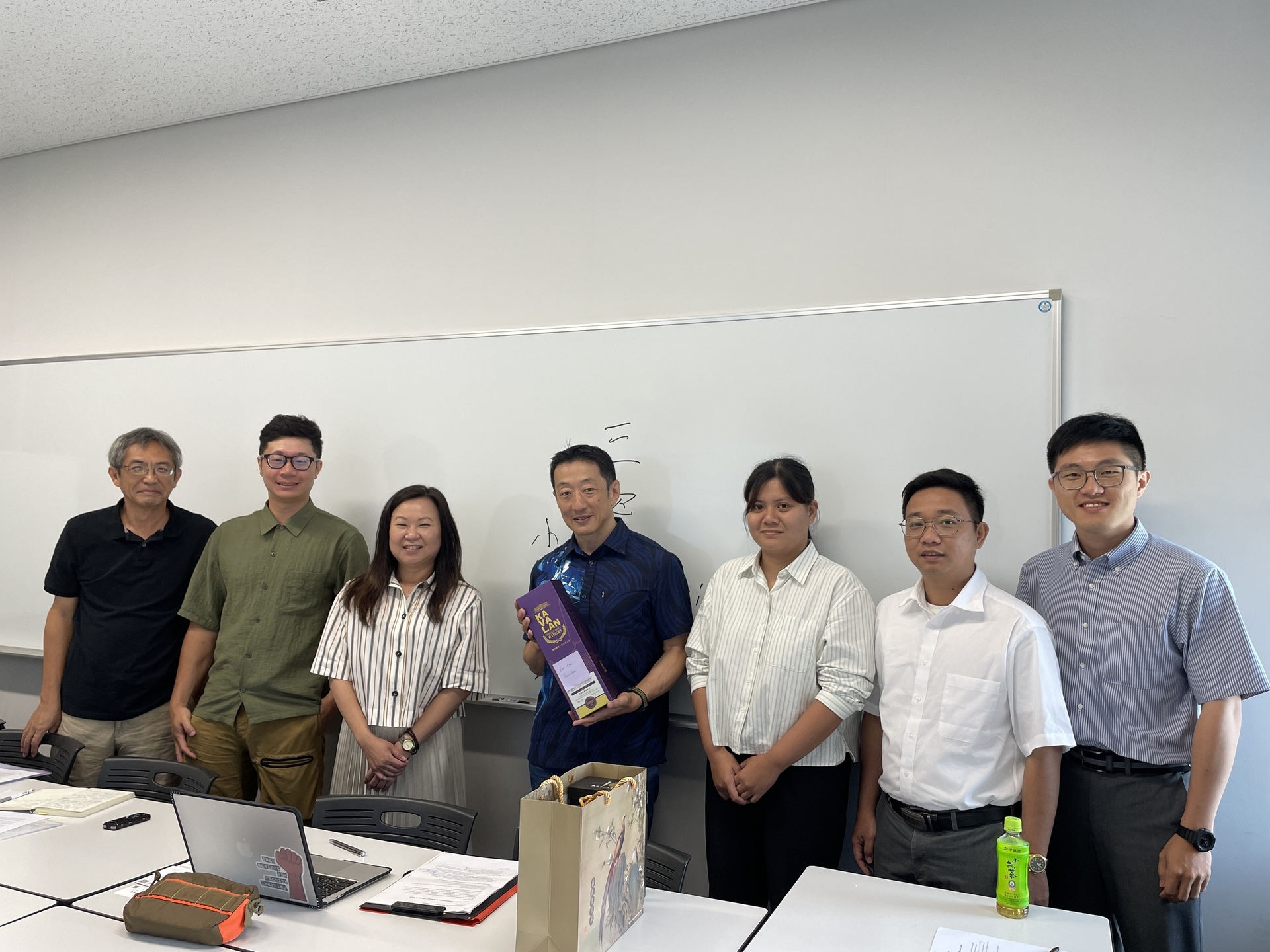 合照(點擊全頁檢視)圖片