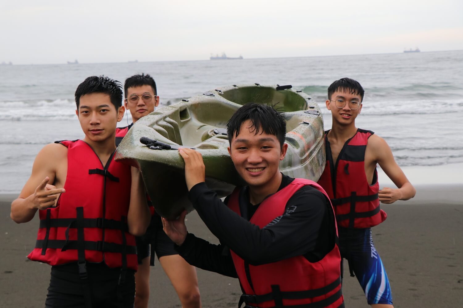最貼近海洋的方式迎接第一個國家海洋日 實踐知海 親海 愛海(點擊全頁檢視)圖片