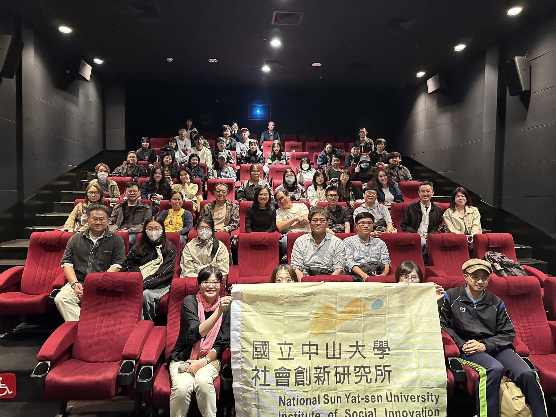 大合照(點擊全頁檢視)圖片