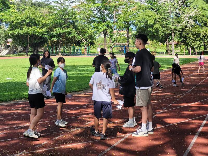 服務學習助力偏鄉教育 點燃弱勢學童的希望燈火圖片
