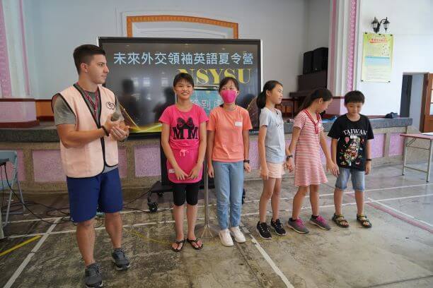 國際學習深度在地化，西灣學院帶領國際生辦理「未來外交領袖英語夏令營」(點擊全頁檢視)圖片