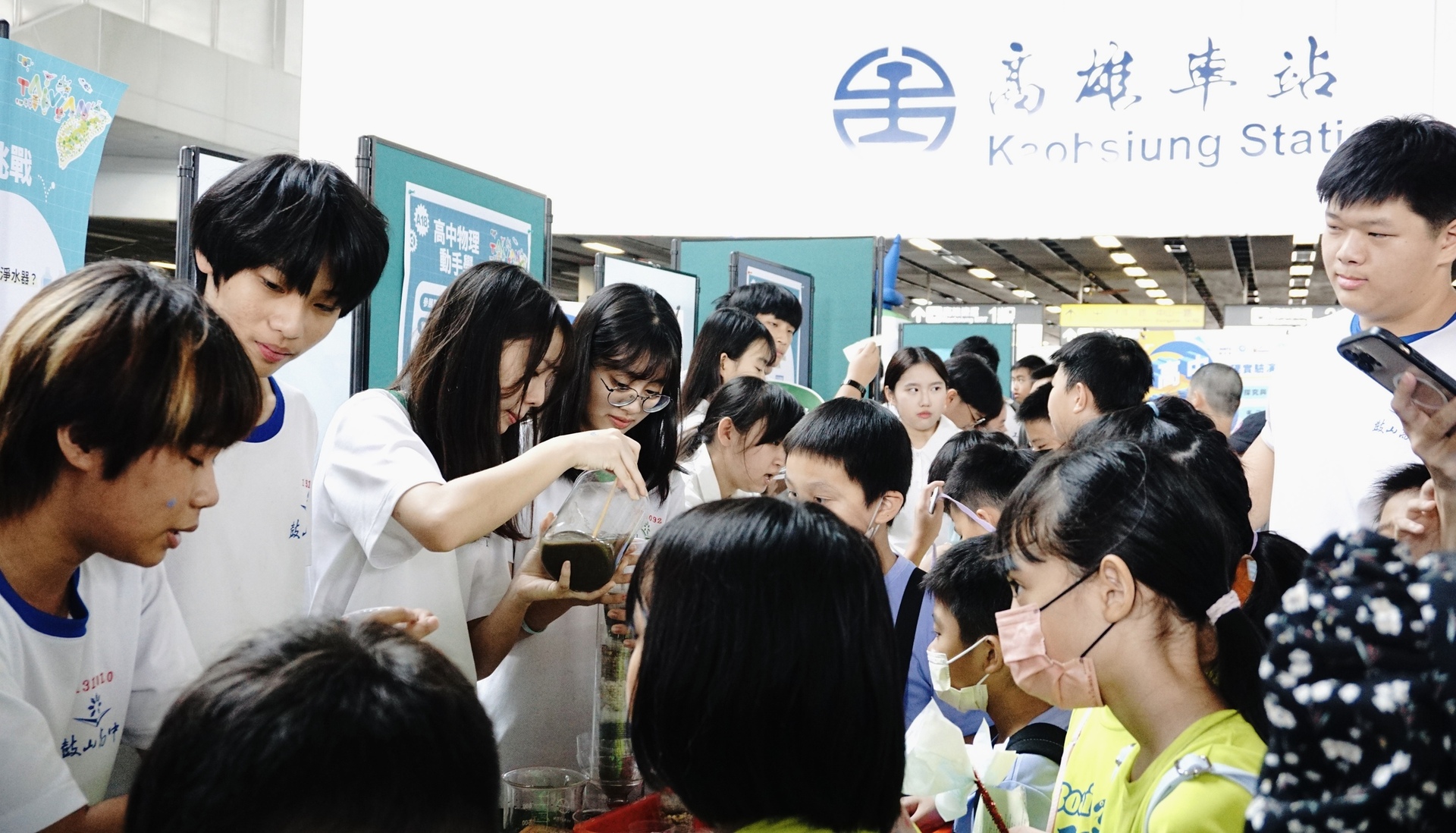 科普實驗攤位4(點擊全頁檢視)圖片