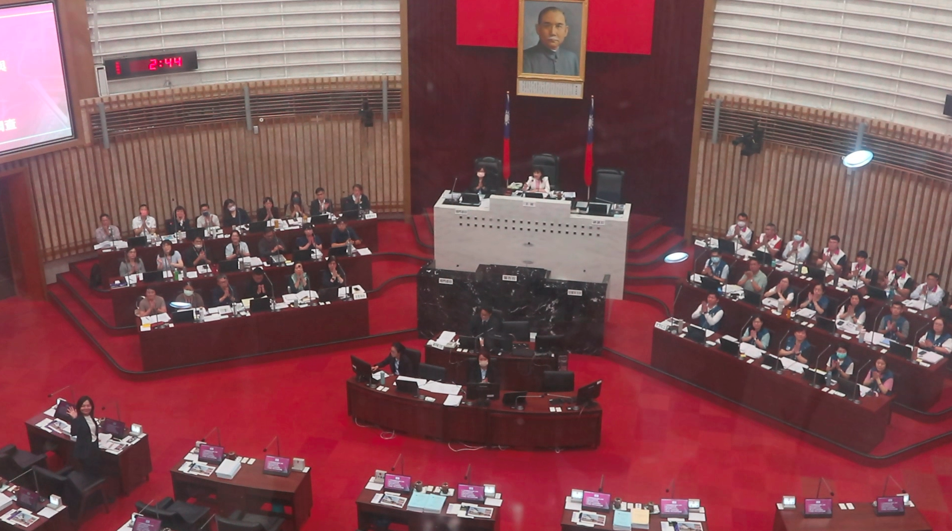 服務學習課程參訪高雄市議會 深化青年民主素養與公共參與(點擊全頁檢視)圖片