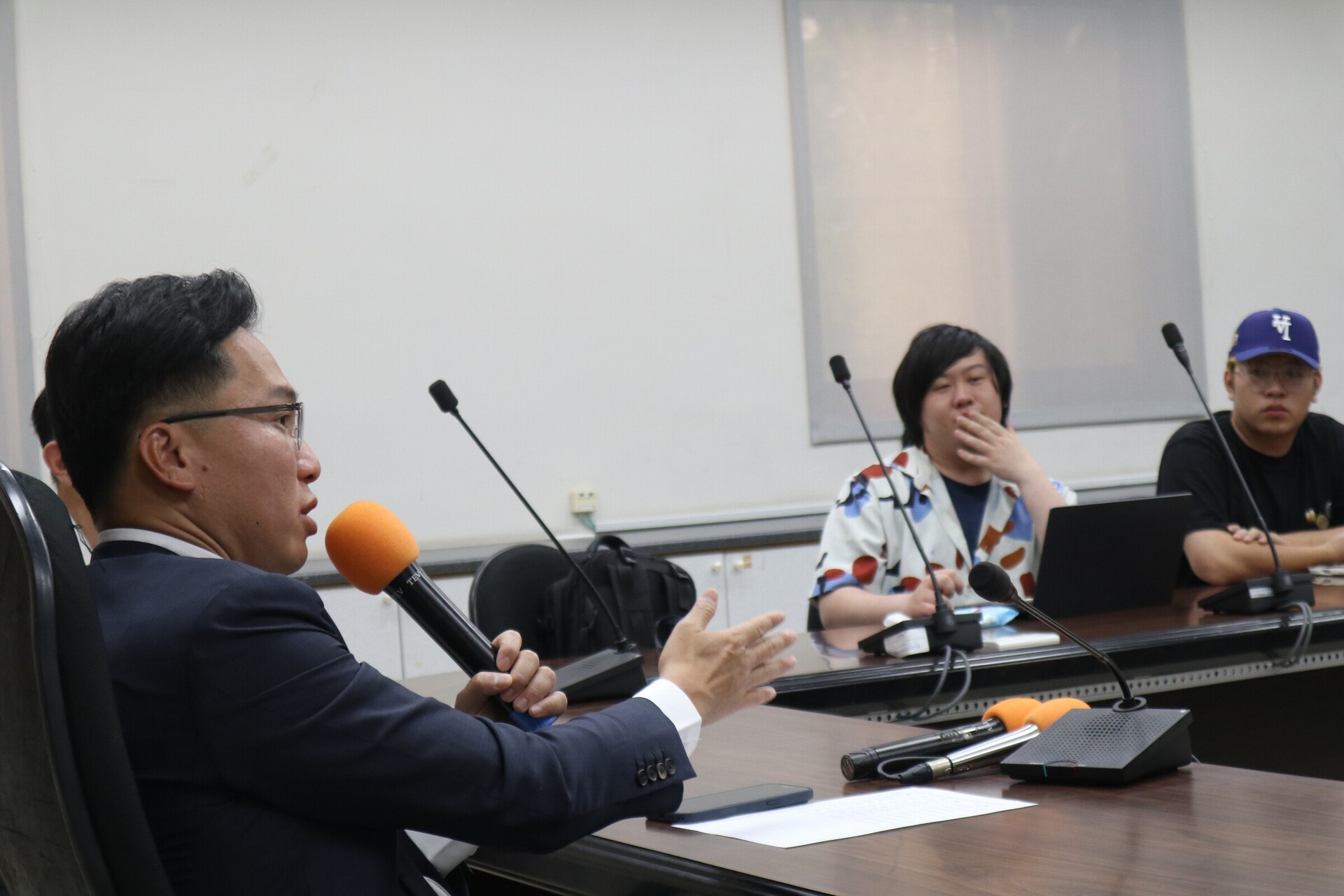 服務學習課程參訪高雄市議會 深化青年民主素養與公共參與(點擊全頁檢視)圖片
