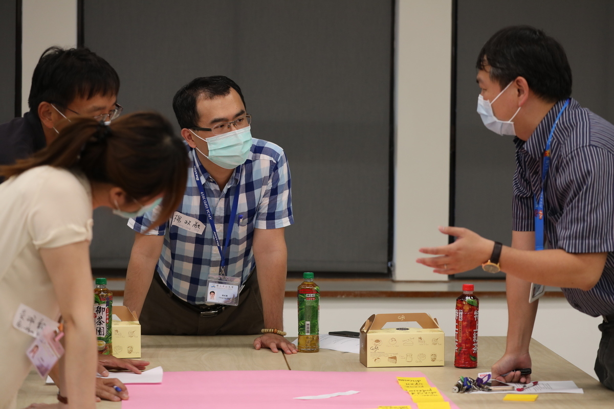 [NSYSU NEWS] EMI Teaching Community established for NSYSU’s bilingual future(Open new window/jpeg file)Image
