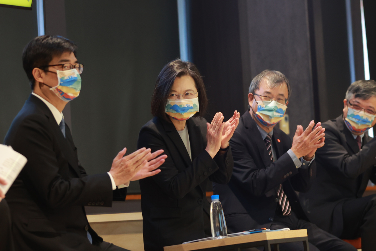 [中山新聞]全英教學現場直擊　總統蔡英文參訪中山雙語環境(點擊全頁檢視)圖片