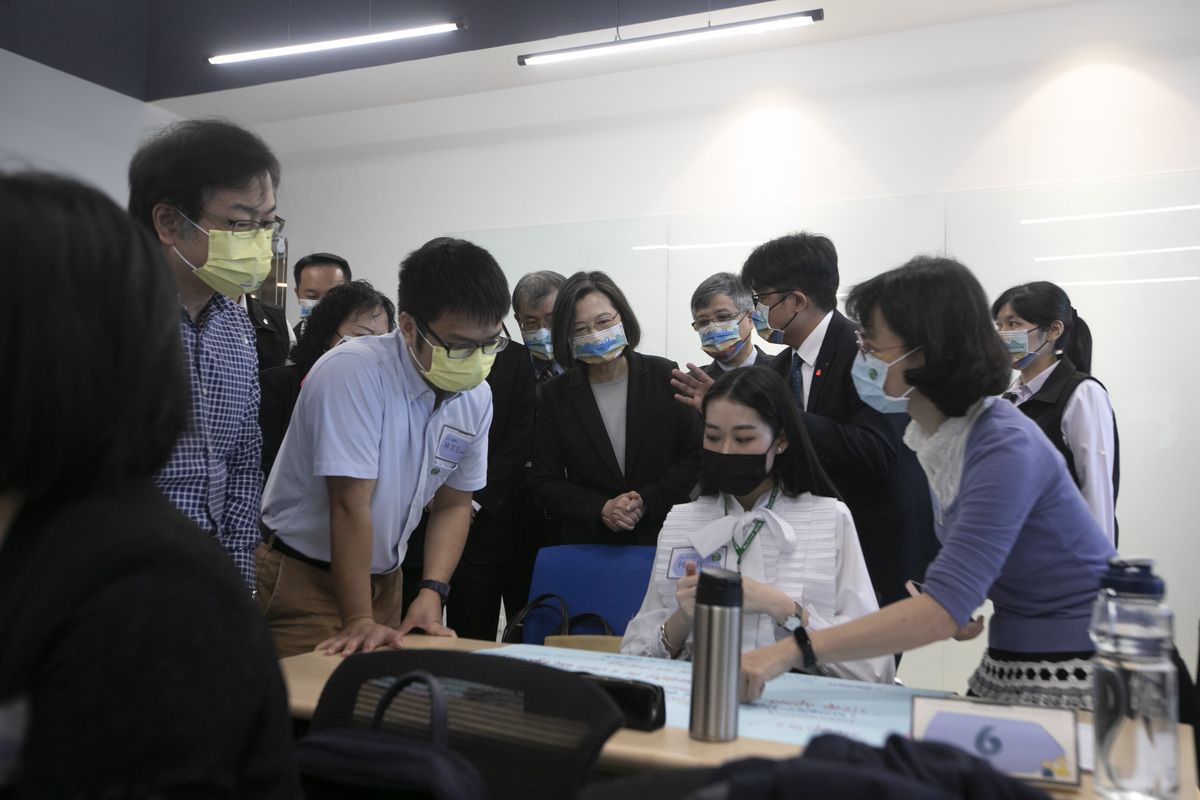 [中山新聞]全英教學現場直擊　總統蔡英文參訪中山雙語環境(點擊全頁檢視)圖片