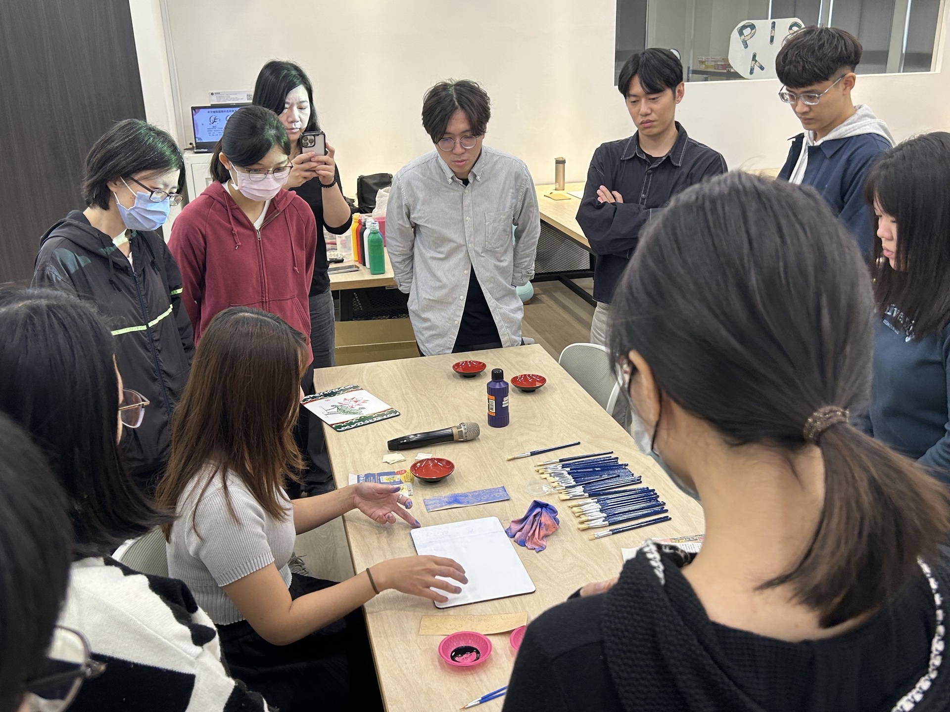 從廟宇到生活 中山大學微學分課程體驗傳統彩繪工藝(點擊全頁檢視)圖片