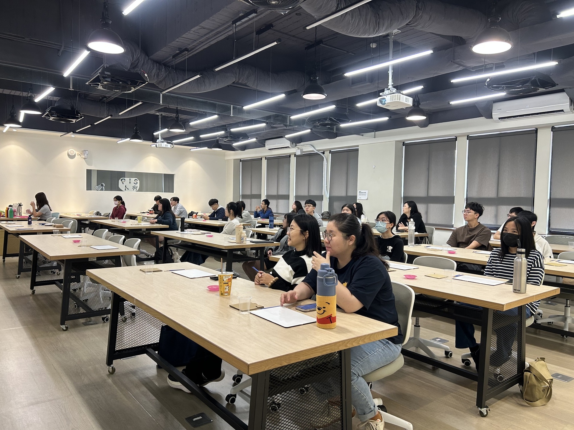 從廟宇到生活 中山大學微學分課程體驗傳統彩繪工藝(點擊全頁檢視)圖片