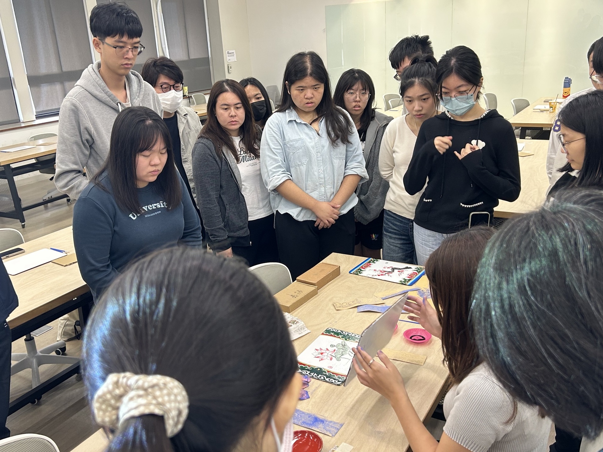 從廟宇到生活 中山大學微學分課程體驗傳統彩繪工藝(點擊全頁檢視)圖片