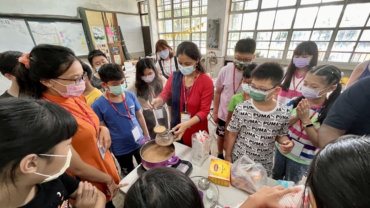 前草串聯探索STREAM　中山大學攜四級學校辦雙語夏令營(點擊全頁檢視)圖片