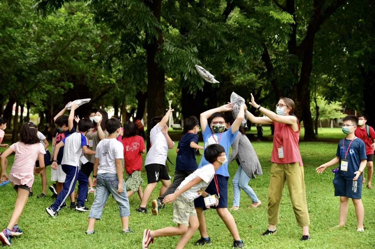 前草串聯探索STREAM　中山大學攜四級學校辦雙語夏令營(點擊全頁檢視)圖片