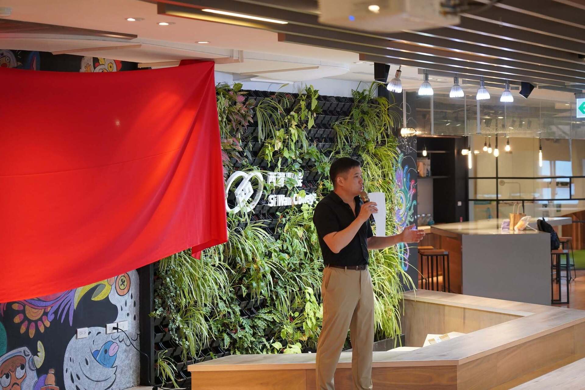 跨領域小怪獸揭幕典禮 人科系開啟跨域新篇章(點擊全頁檢視)圖片