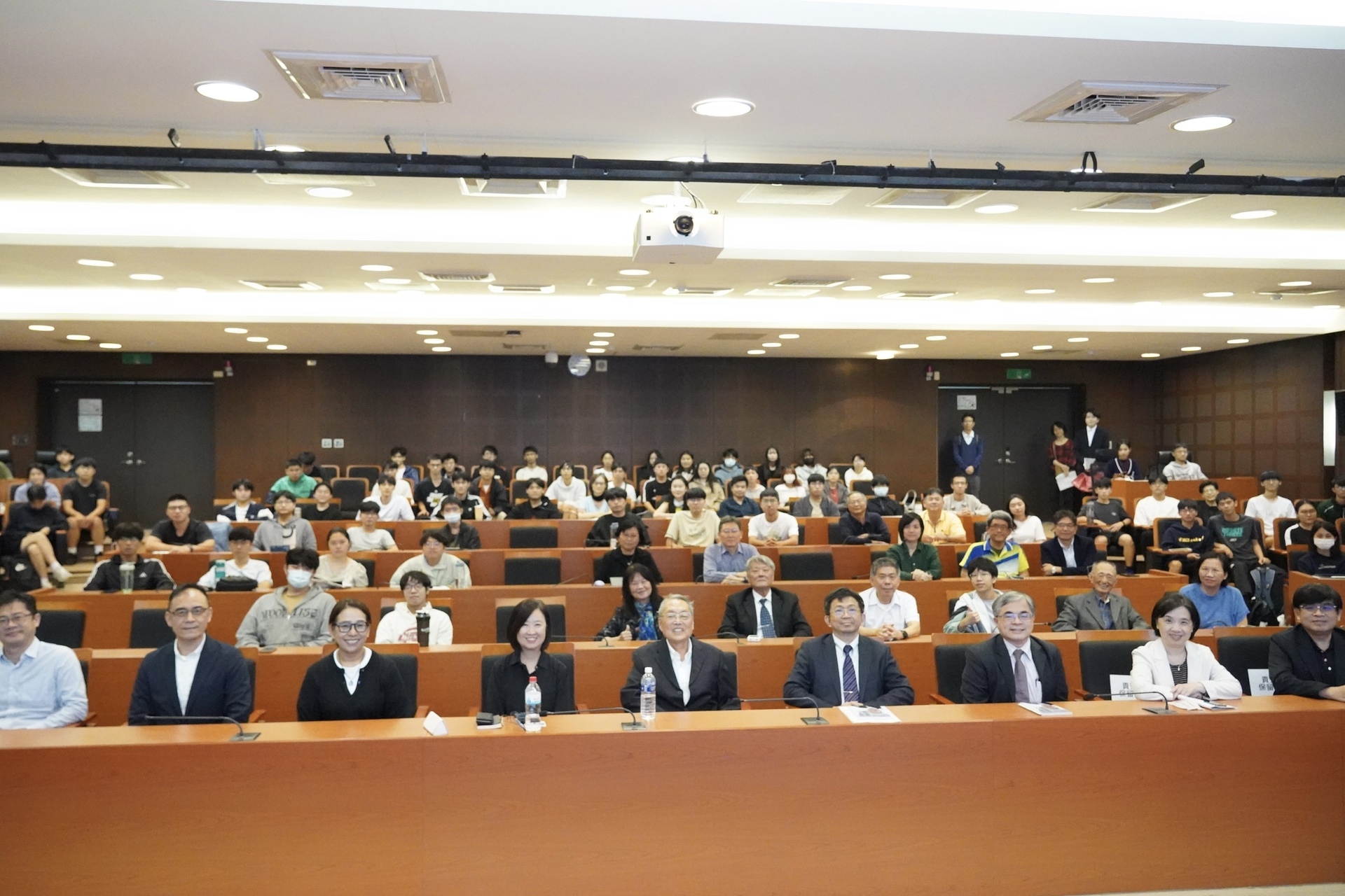 活動大合照(點擊全頁檢視)圖片