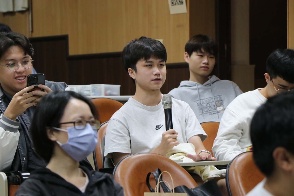 生活視角看兩岸局勢 陸委會副主委沈有忠談媒體識讀與風險意識(點擊全頁檢視)圖片